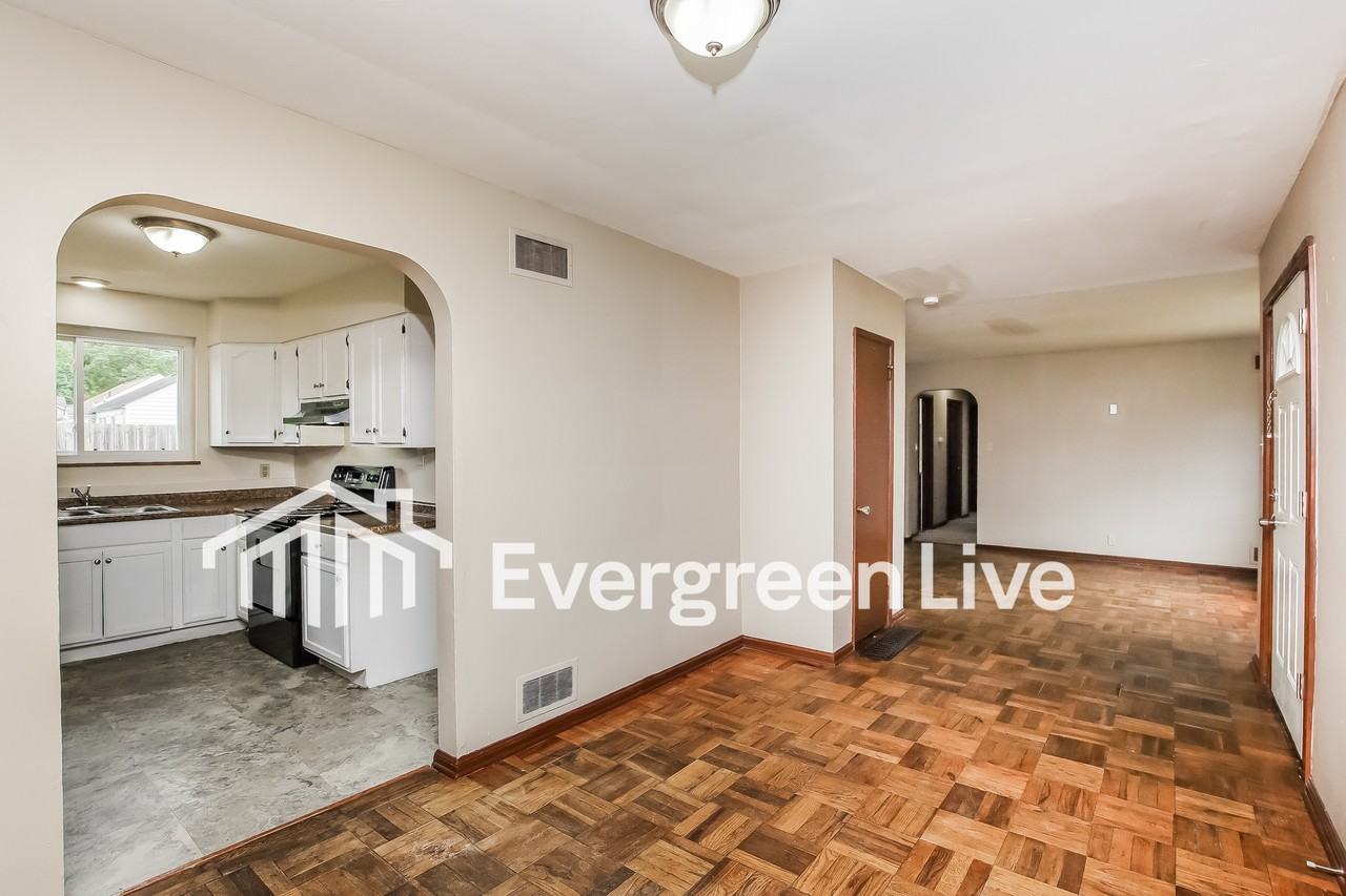 4616 Redwood Dr - Photo 5 of 15