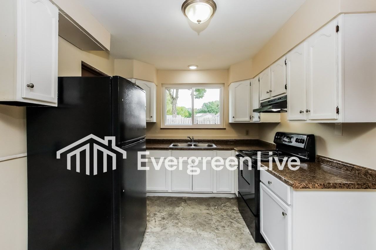 4616 Redwood Dr - Photo 4 of 15