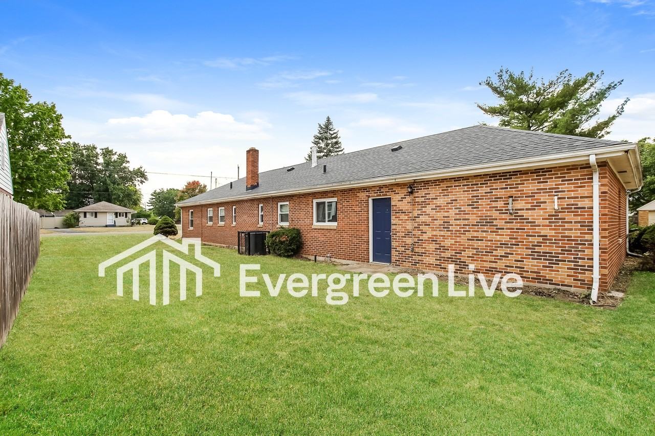 4616 Redwood Dr - Photo 3 of 15