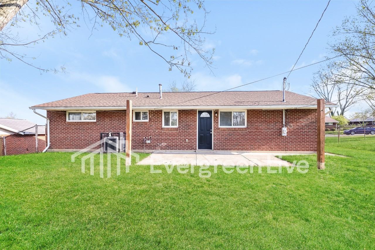 5944 Hartwick Ln - Photo 4 of 16