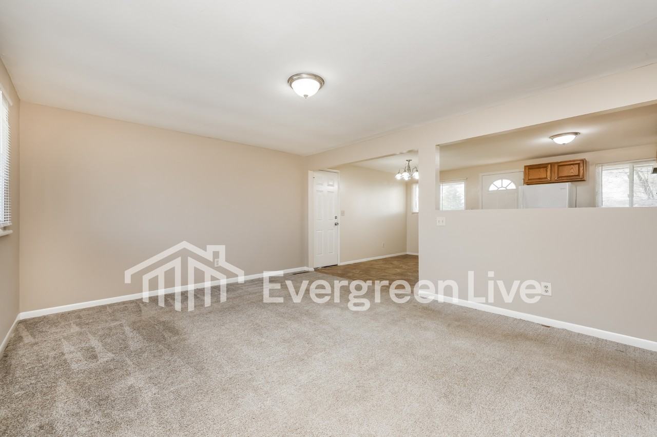 5944 Hartwick Ln - Photo 5 of 16