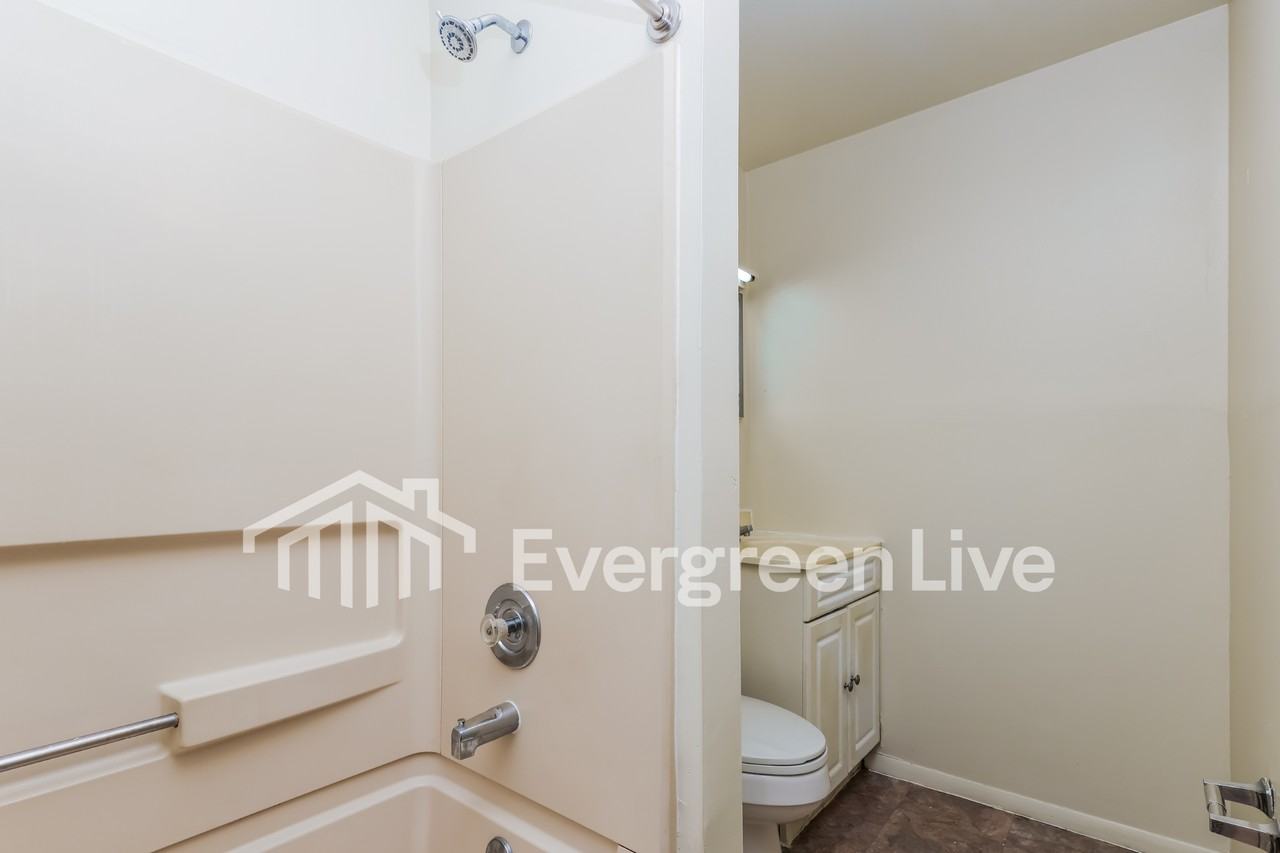 5221 Powell Rd - Photo 4 of 16