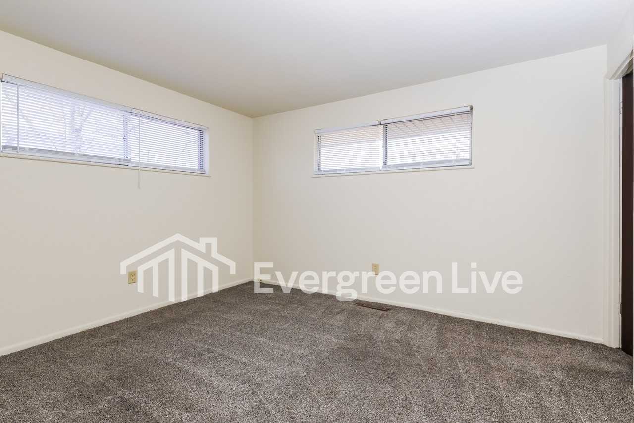 5221 Powell Rd - Photo 7 of 16