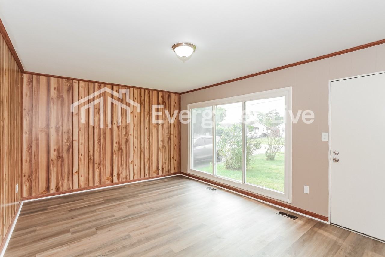 2660 Wenning Rd - Photo 3 of 14