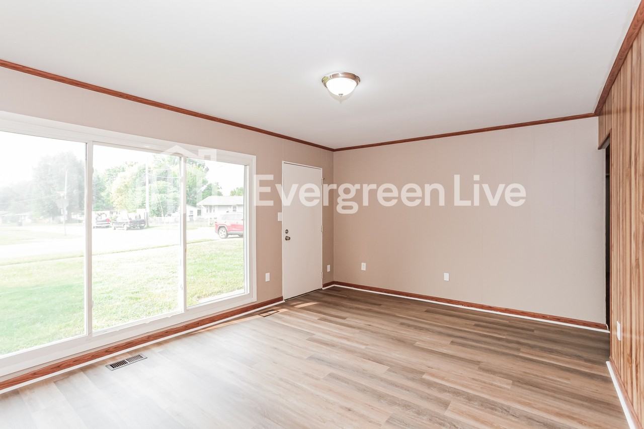 2660 Wenning Rd - Photo 4 of 14