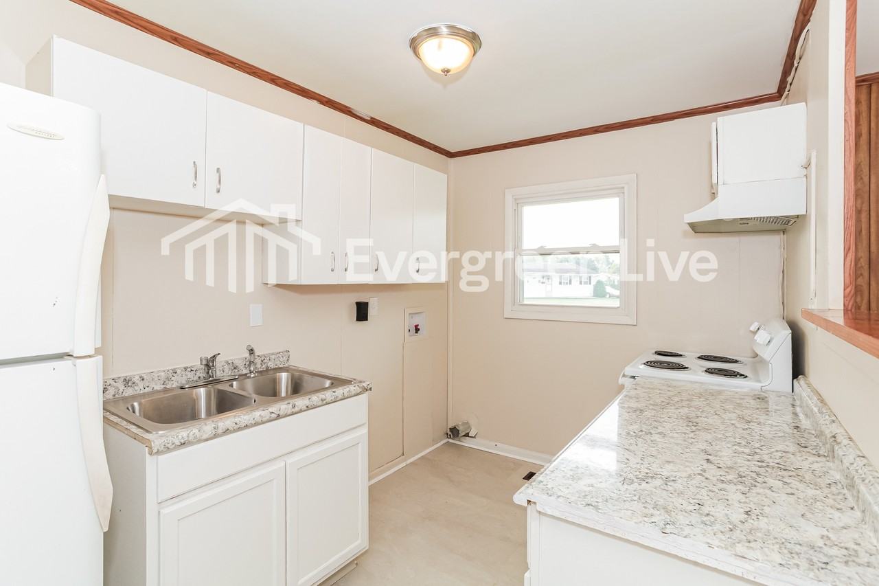 2660 Wenning Rd - Photo 5 of 14