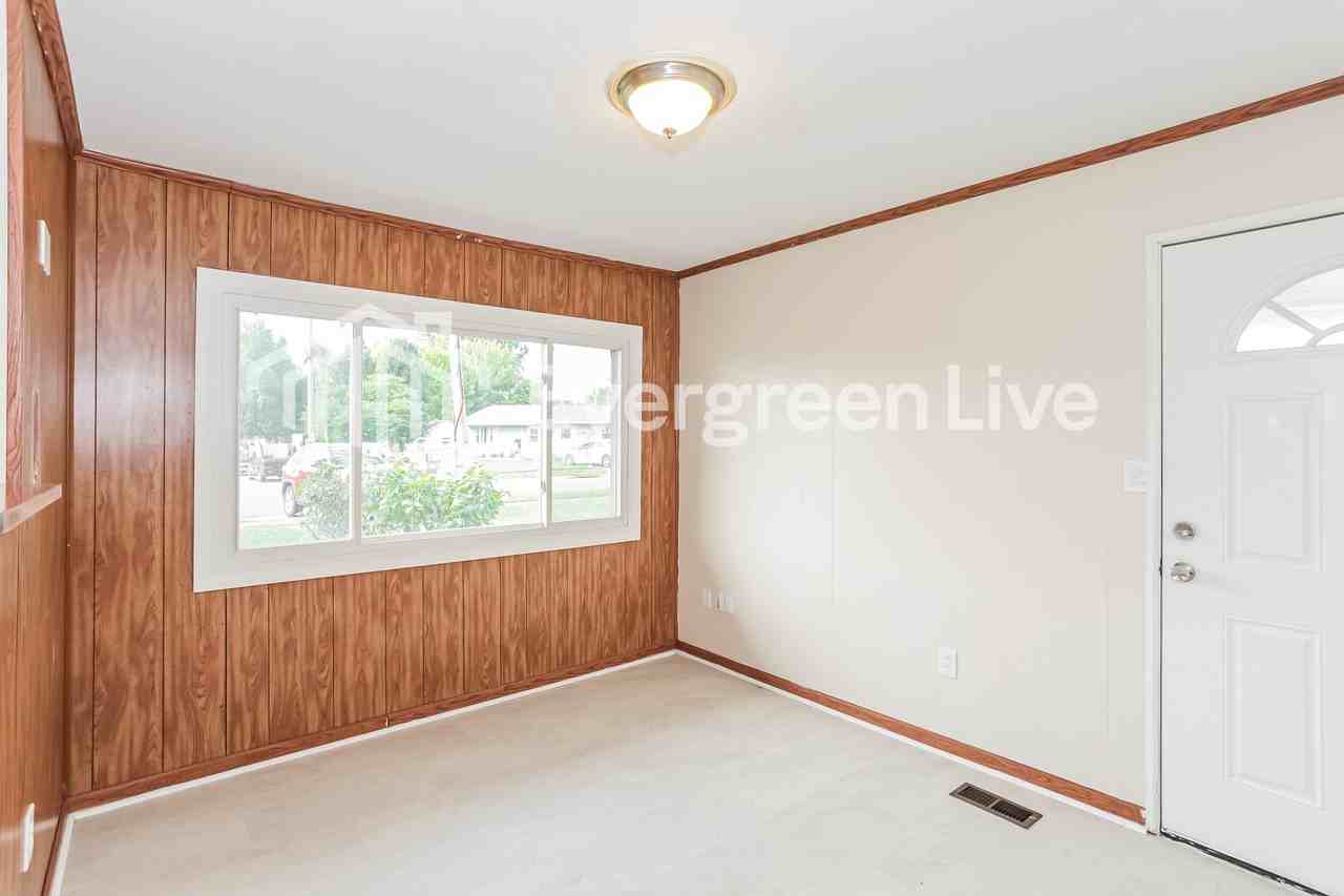 2660 Wenning Rd - Photo 7 of 14