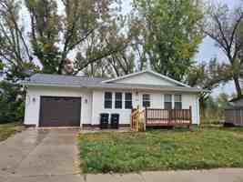 featured image of 1205 Parkview Dr