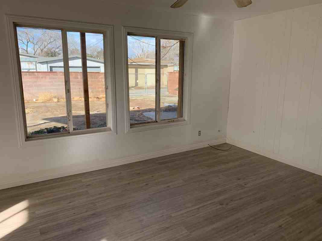 45315 Genoa Ave - Photo 3 of 10