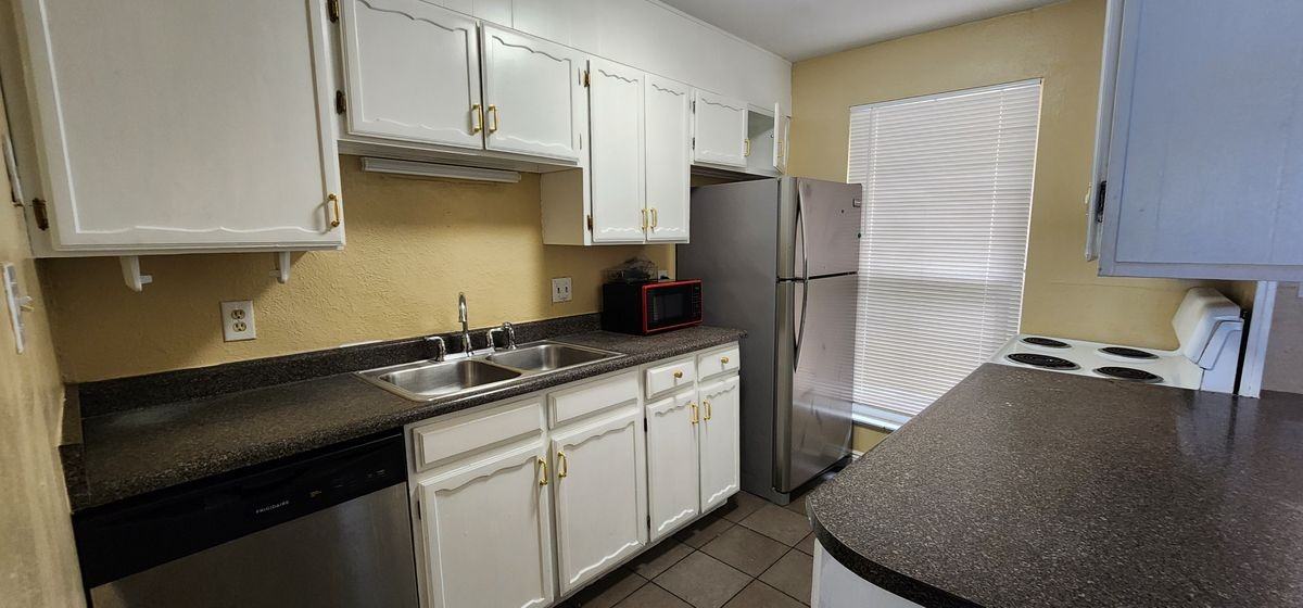 188 Paris Cir - Photo 4 of 25