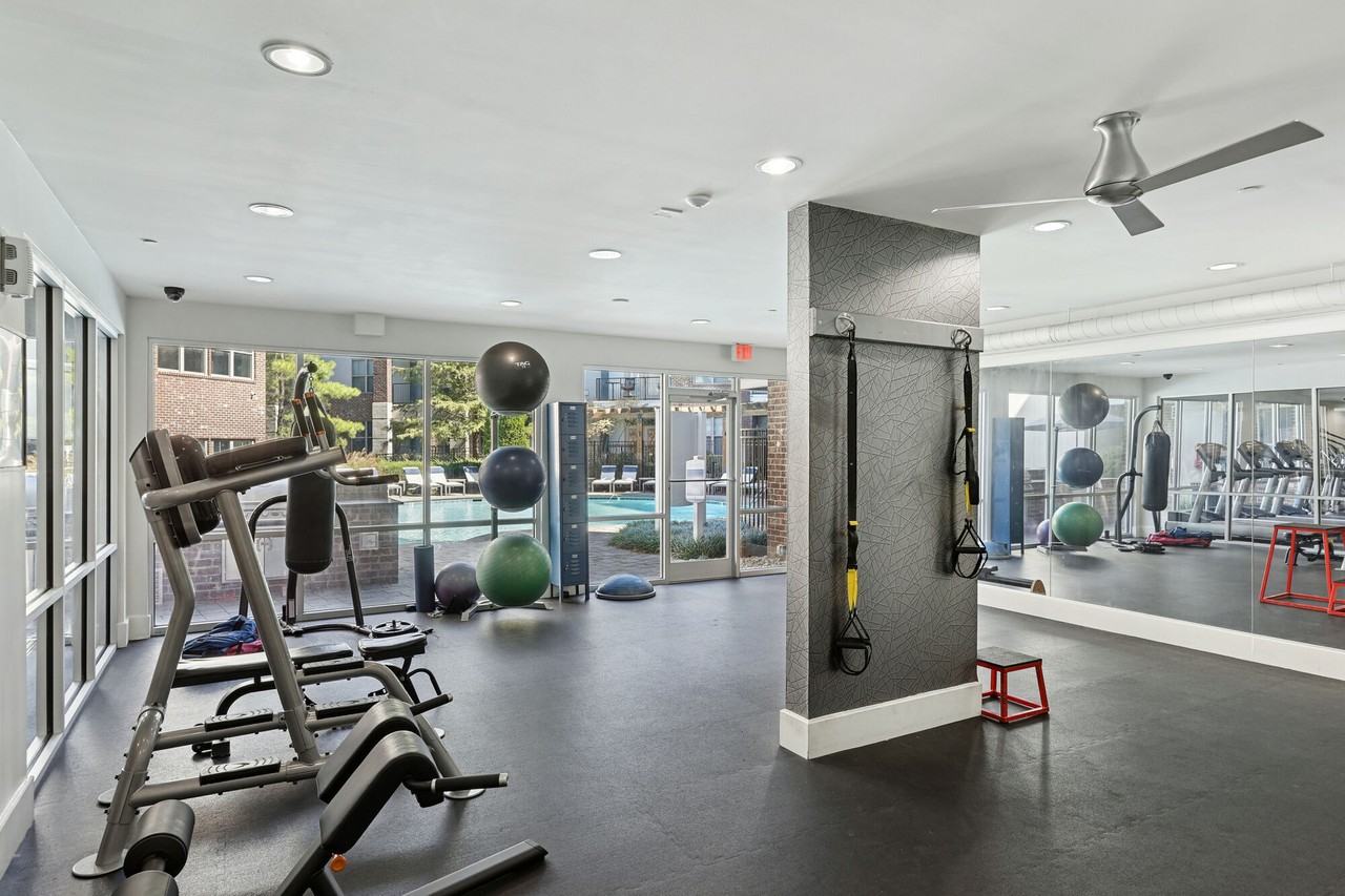 One Metrocenter - Photo 6 of 29