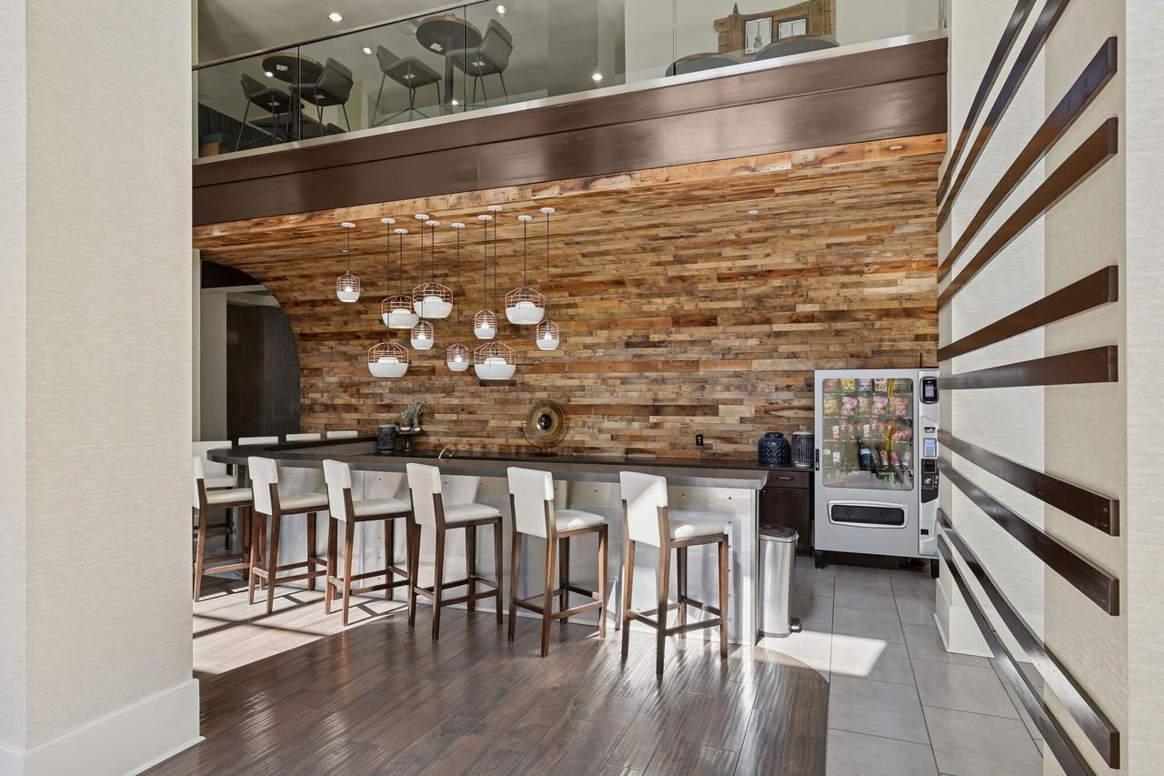 One Metrocenter - Photo 7 of 29