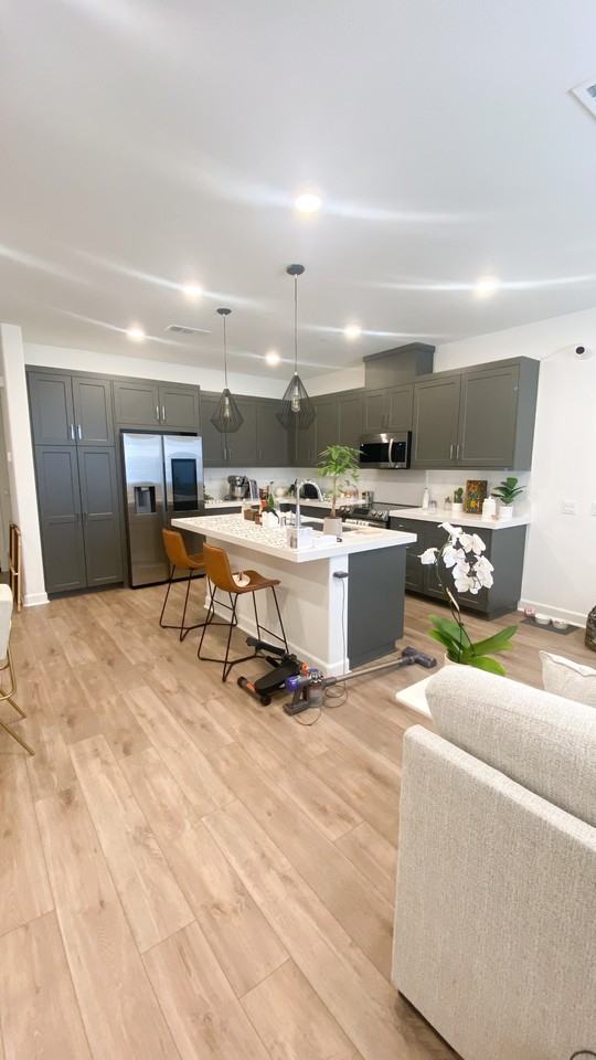 808 Mateo St #4 - Photo 3 of 11