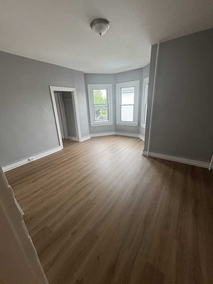 1321 Dekalb St #2ndFL - Photo 2 of 11