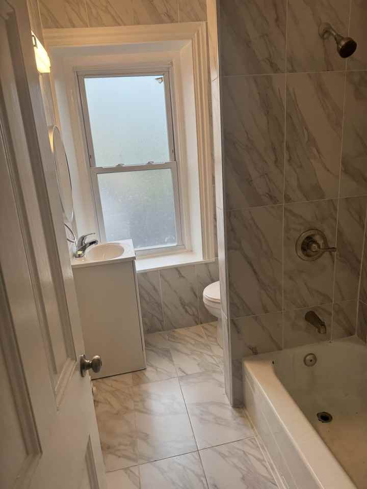 1321 Dekalb St #2ndFL - Photo 4 of 11