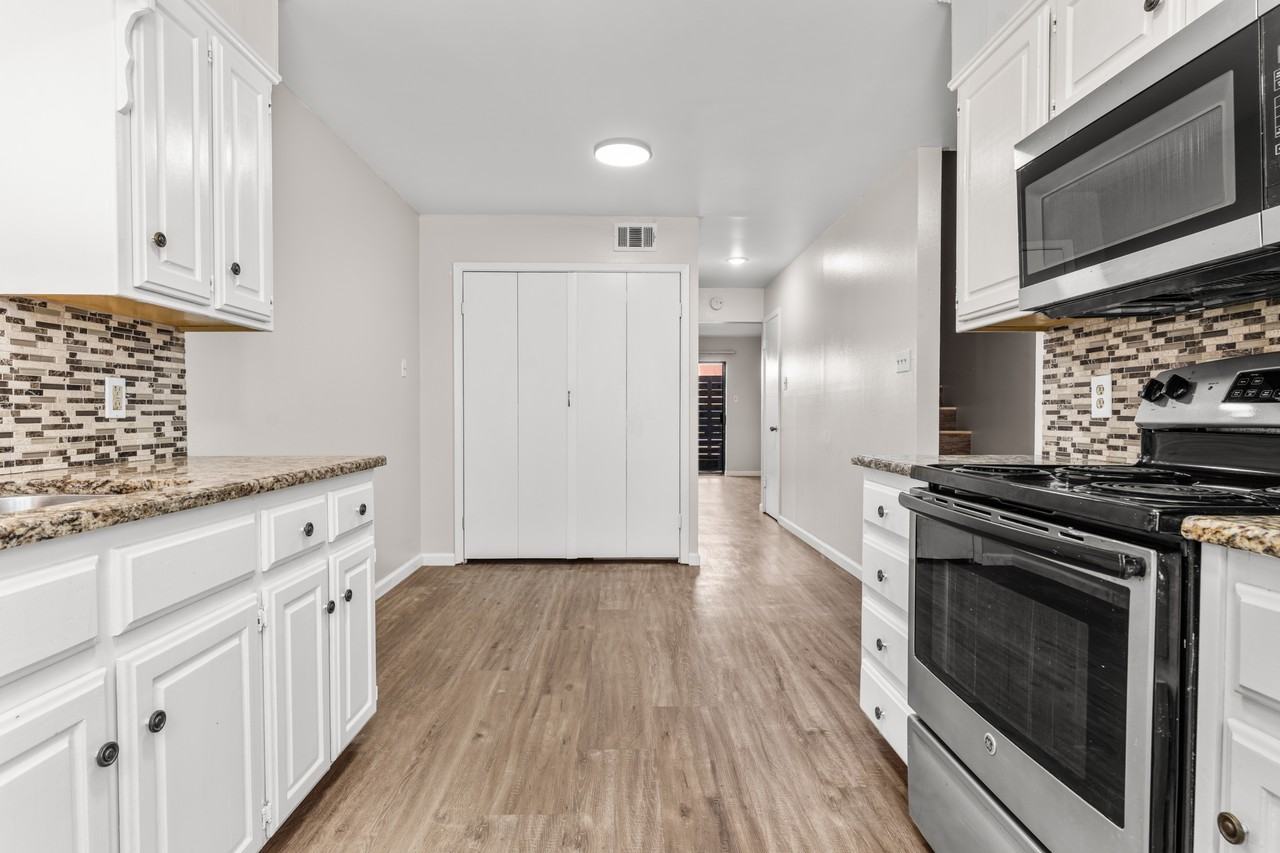 609 South 5th Street - Photo 3 of 10