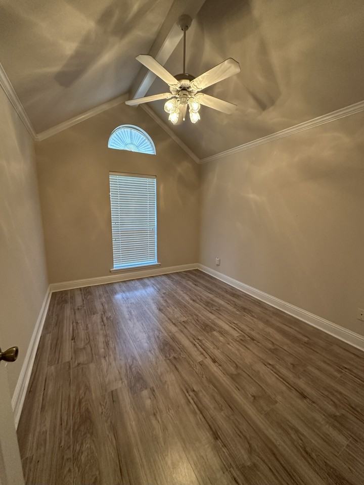9514 Rose Hollow Ln #NA - Photo 5 of 18