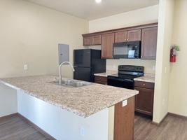 featured image of 902 N High St