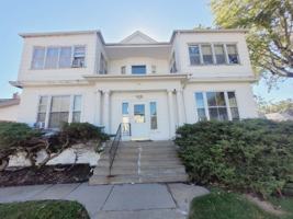 featured image of 717 W Division St