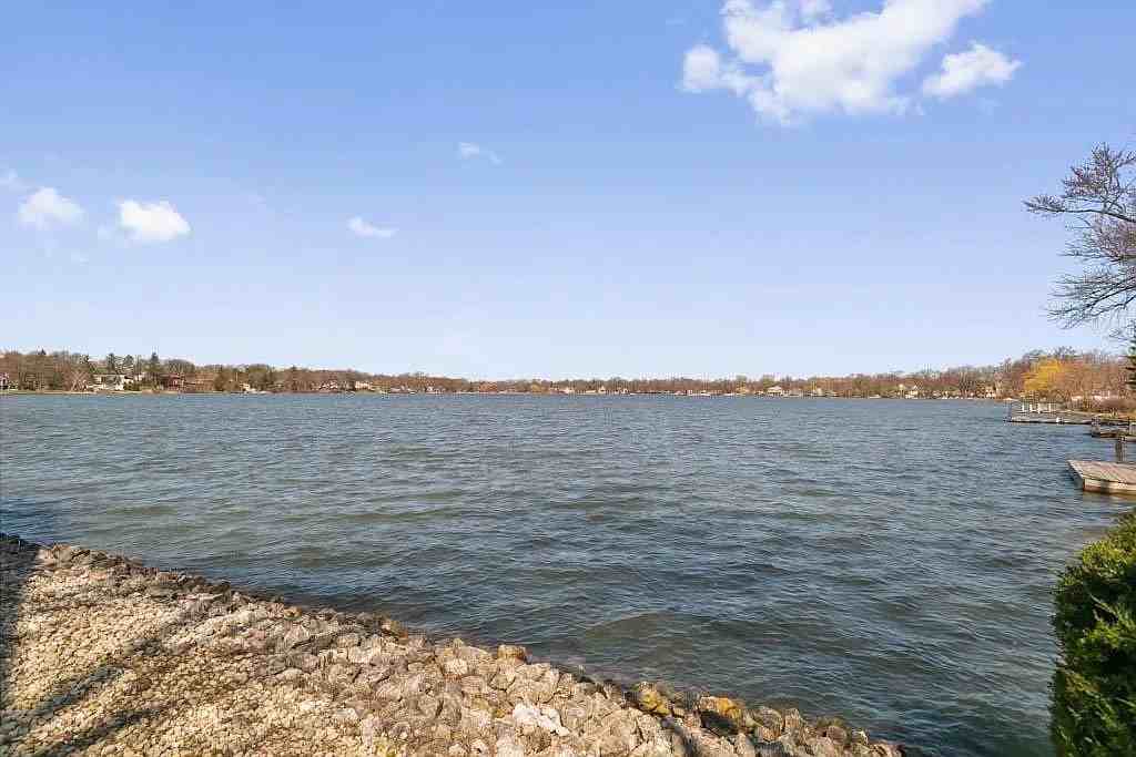 Lake Shore Flats - Photo 2 of 14