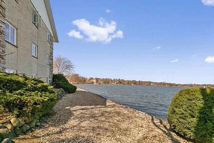 Lake Shore Flats - Photo 4 of 14