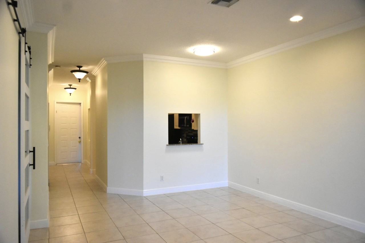 3240 Fairway Circle - Photo 3 of 19