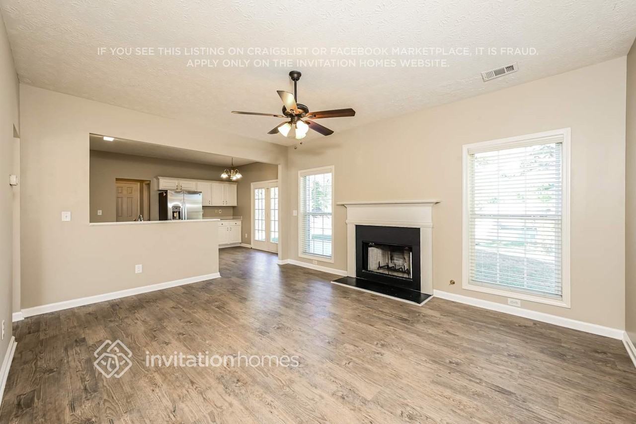 755 Clairidge Ln - Photo 5 of 18