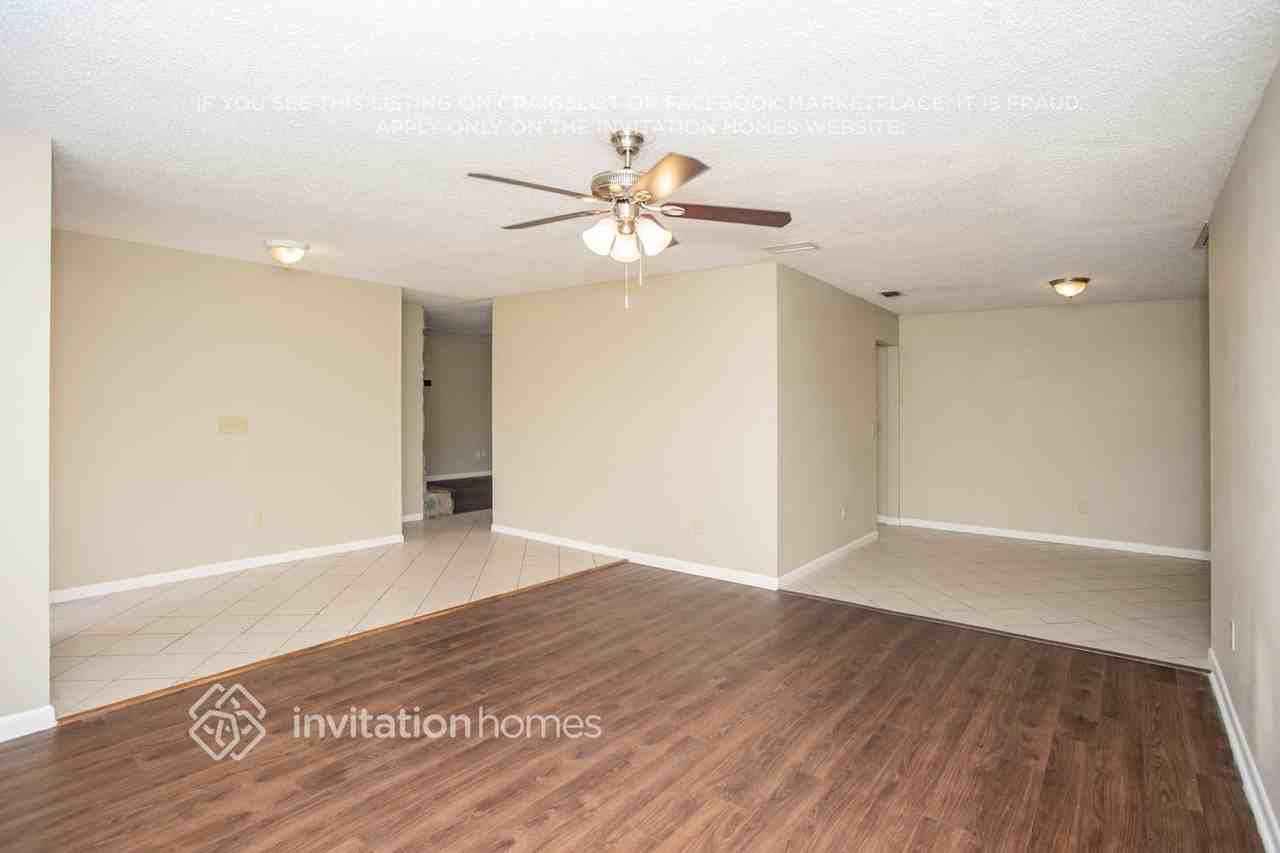 916 Tarawood Ln - Photo 3 of 17