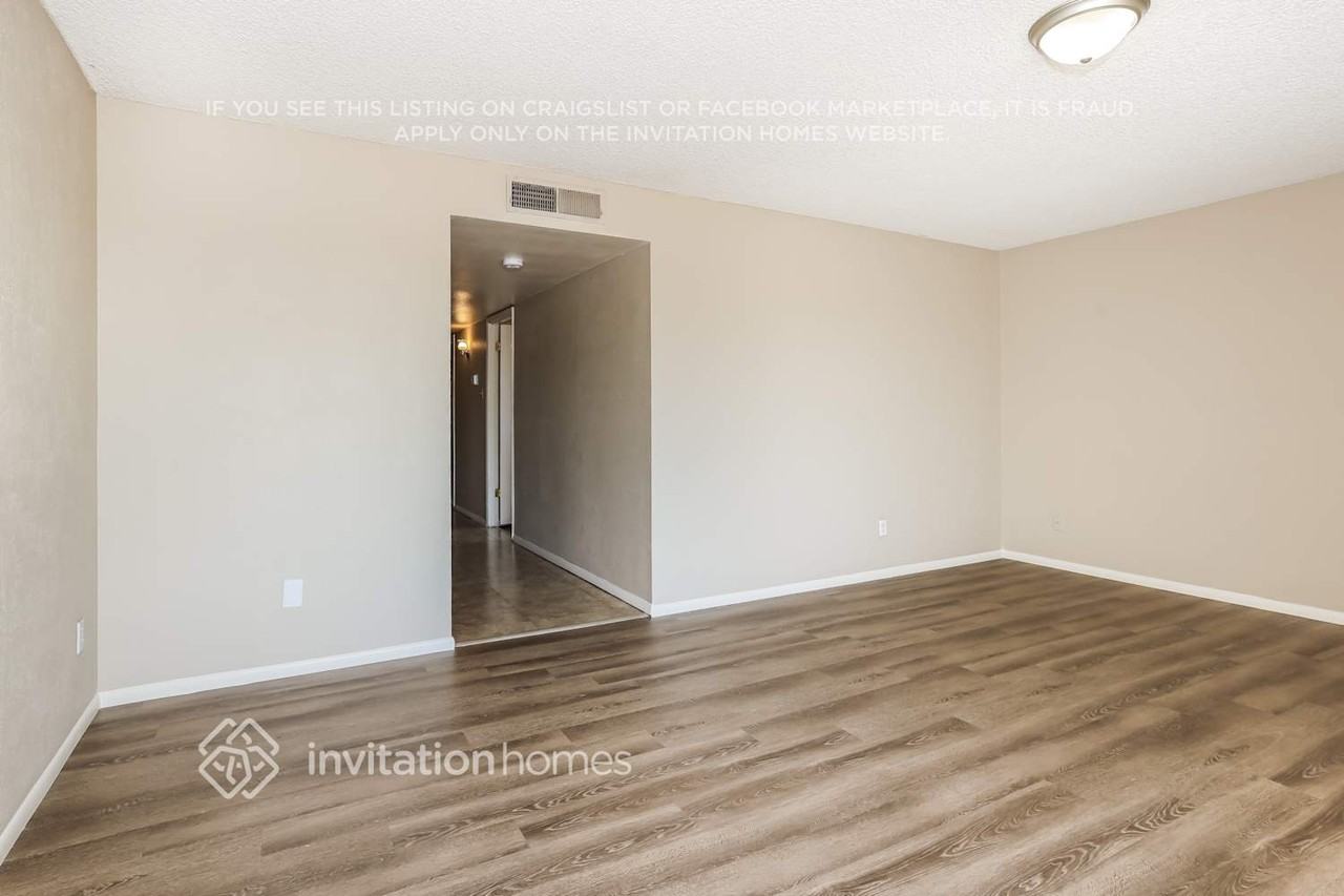 3502 W Acoma Dr - Photo 3 of 17