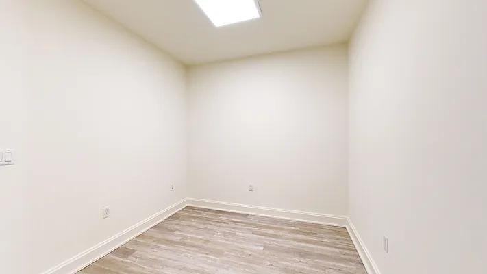 Hanover Sq #21T - Photo 4 of 12