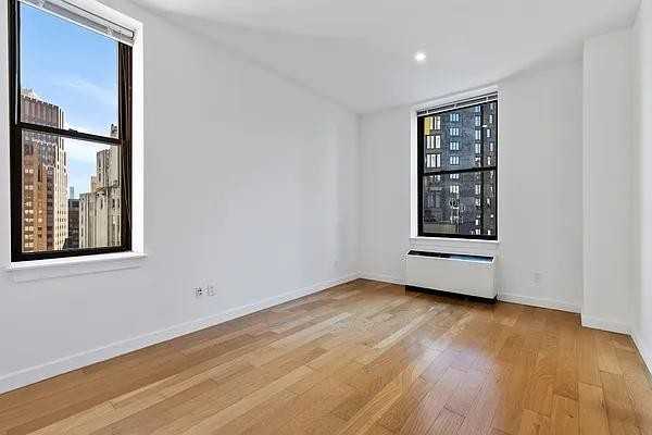 Wall St #25M - Photo 3 of 14