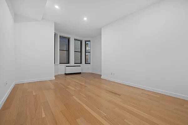 Wall St #18G - Photo 3 of 8