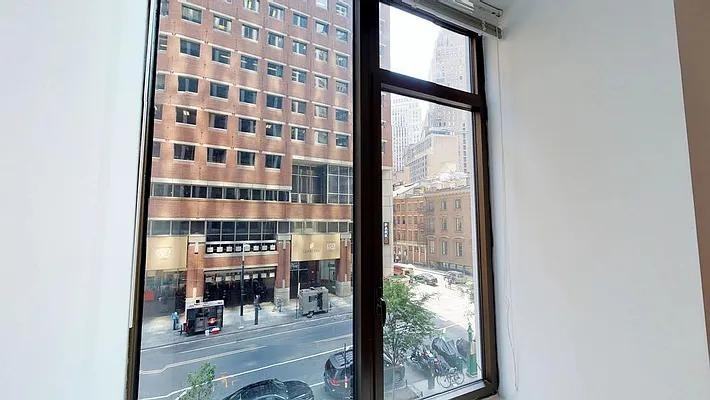 Hanover Sq #3D - Photo 5 of 15