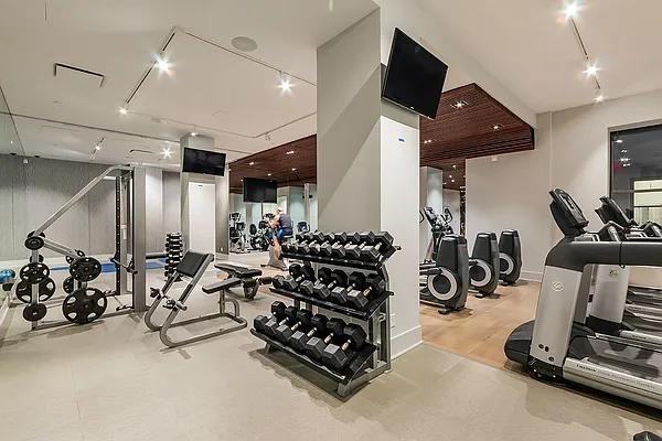 West St #17D - Photo 5 of 9