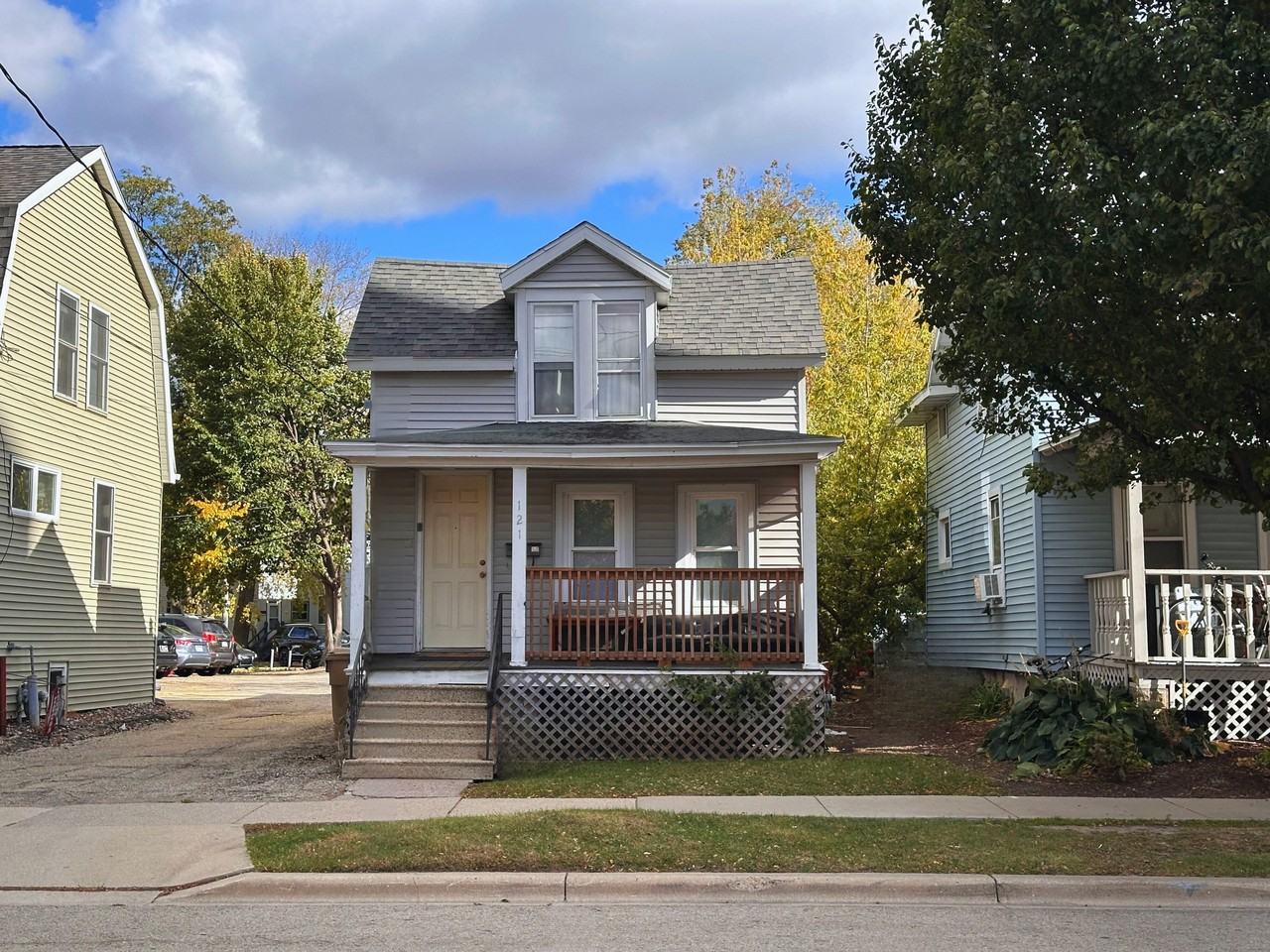 121 N Bedford St - Photo 2 of 2