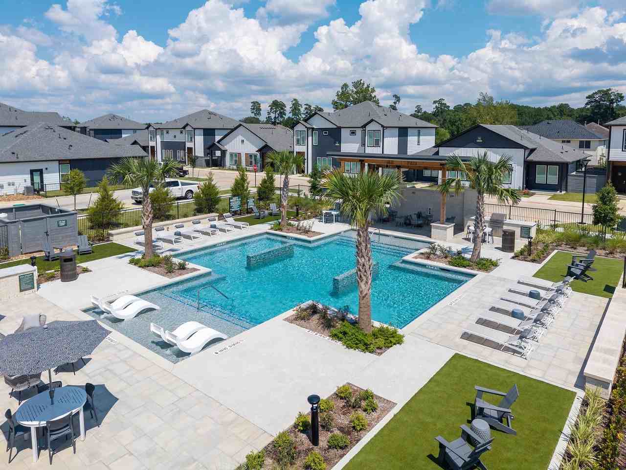 Oasis at Woodland - Photo 3 of 32