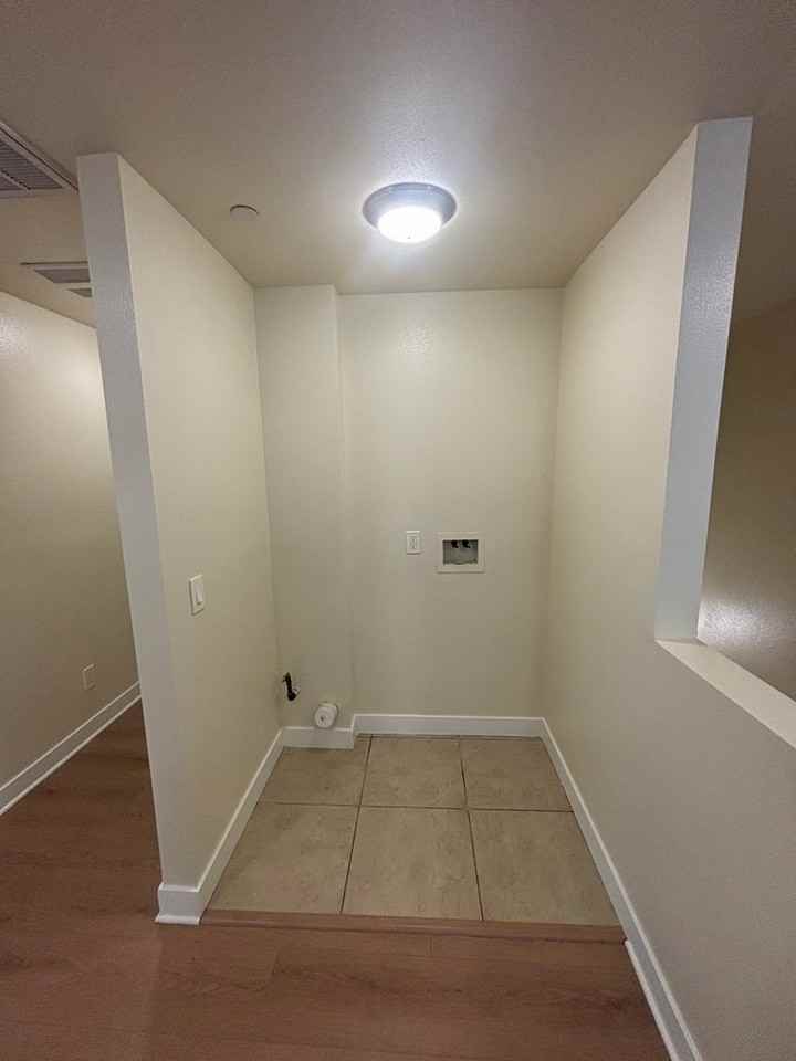 619 West 83rd Street - Photo 5 of 12