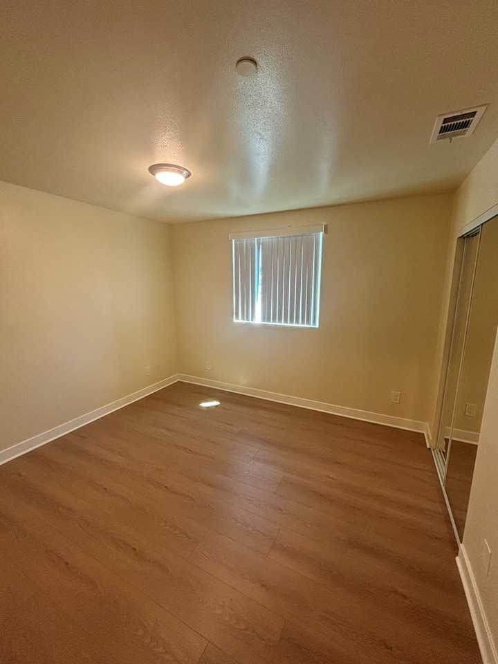 619 West 83rd Street - Photo 7 of 12