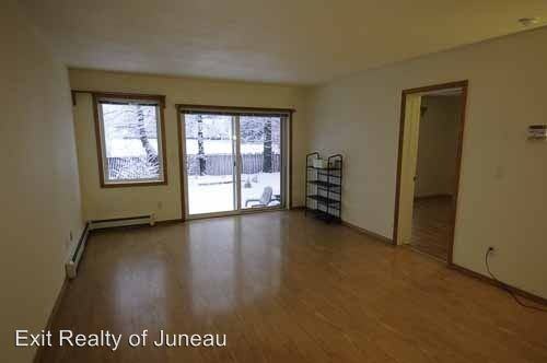 3367 Park Pl - Photo 2 of 8