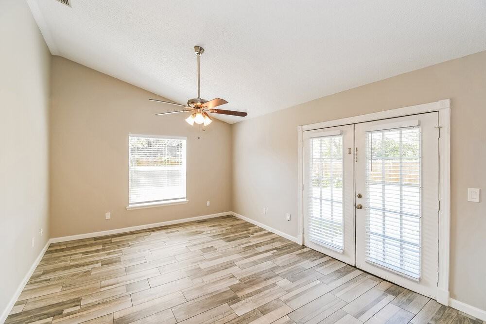 7604 Chelmsford Dr - Photo 3 of 16