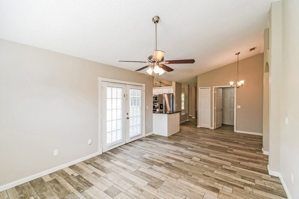 7604 Chelmsford Dr - Photo 4 of 16