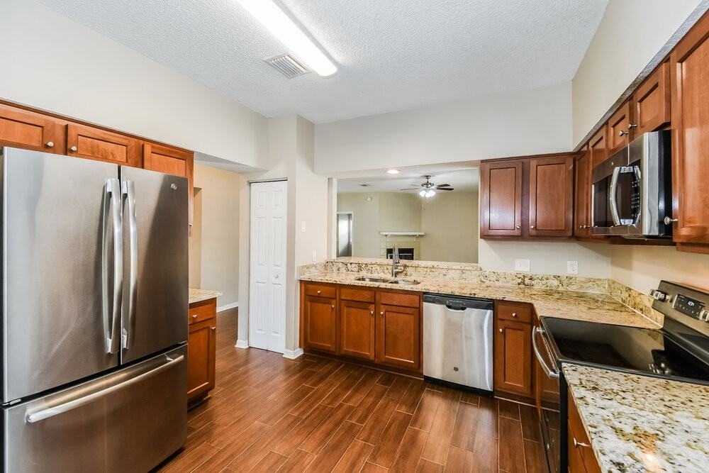 8895 Chambore Dr - Photo 6 of 16