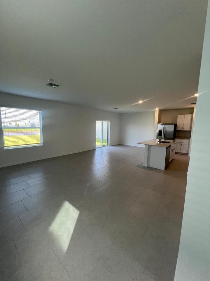 19763 Garden Ridge Ct - Photo 4 of 20