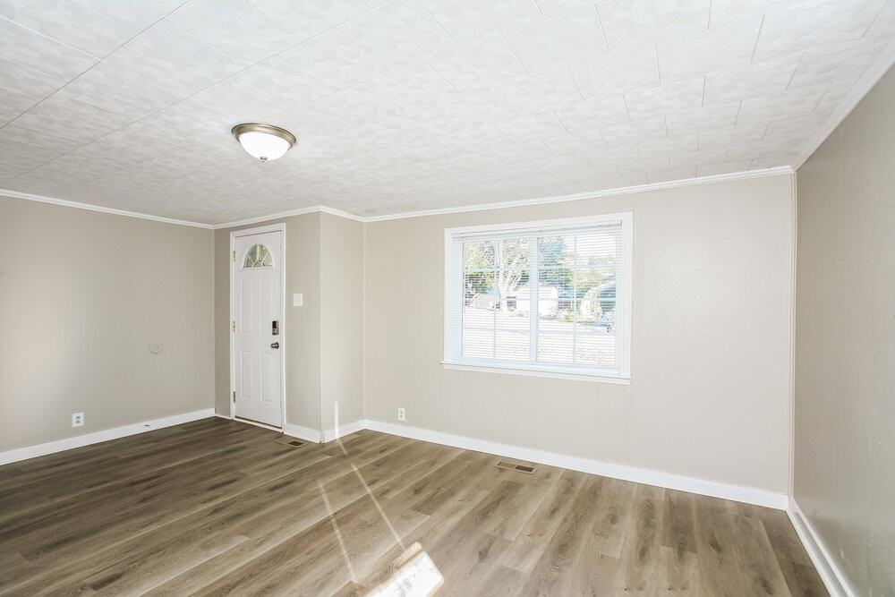 903 Jackson St - Photo 4 of 16