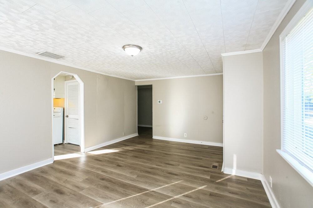 903 Jackson St - Photo 5 of 16