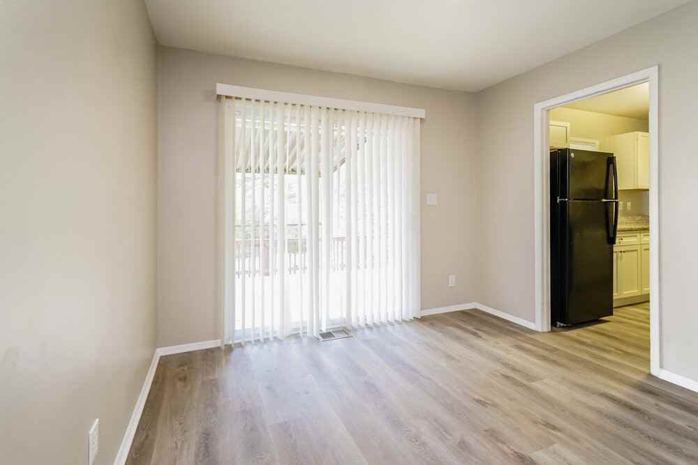 367 Lady Guinevere Way - Photo 5 of 16