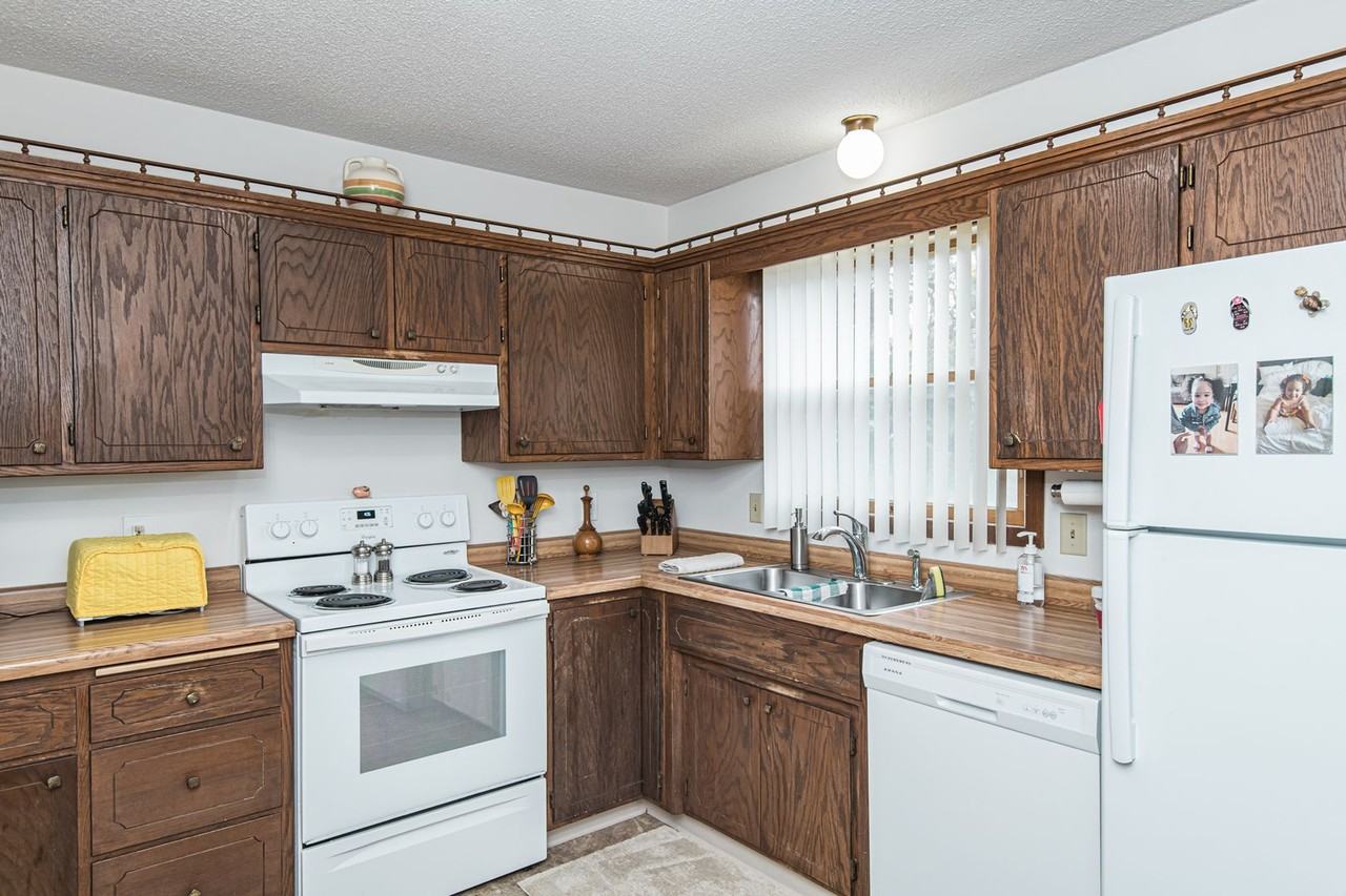 West Willow Apartments - Photo 3 of 10