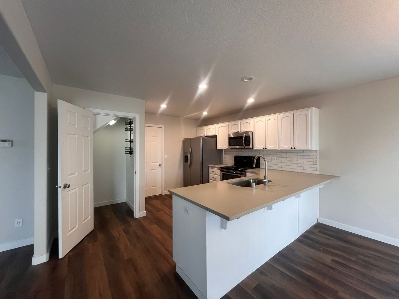 4008 Ne 166th Ave - Photo 4 of 25