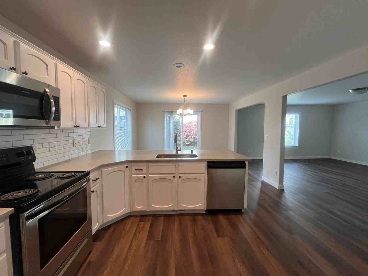4008 Ne 166th Ave - Photo 5 of 25
