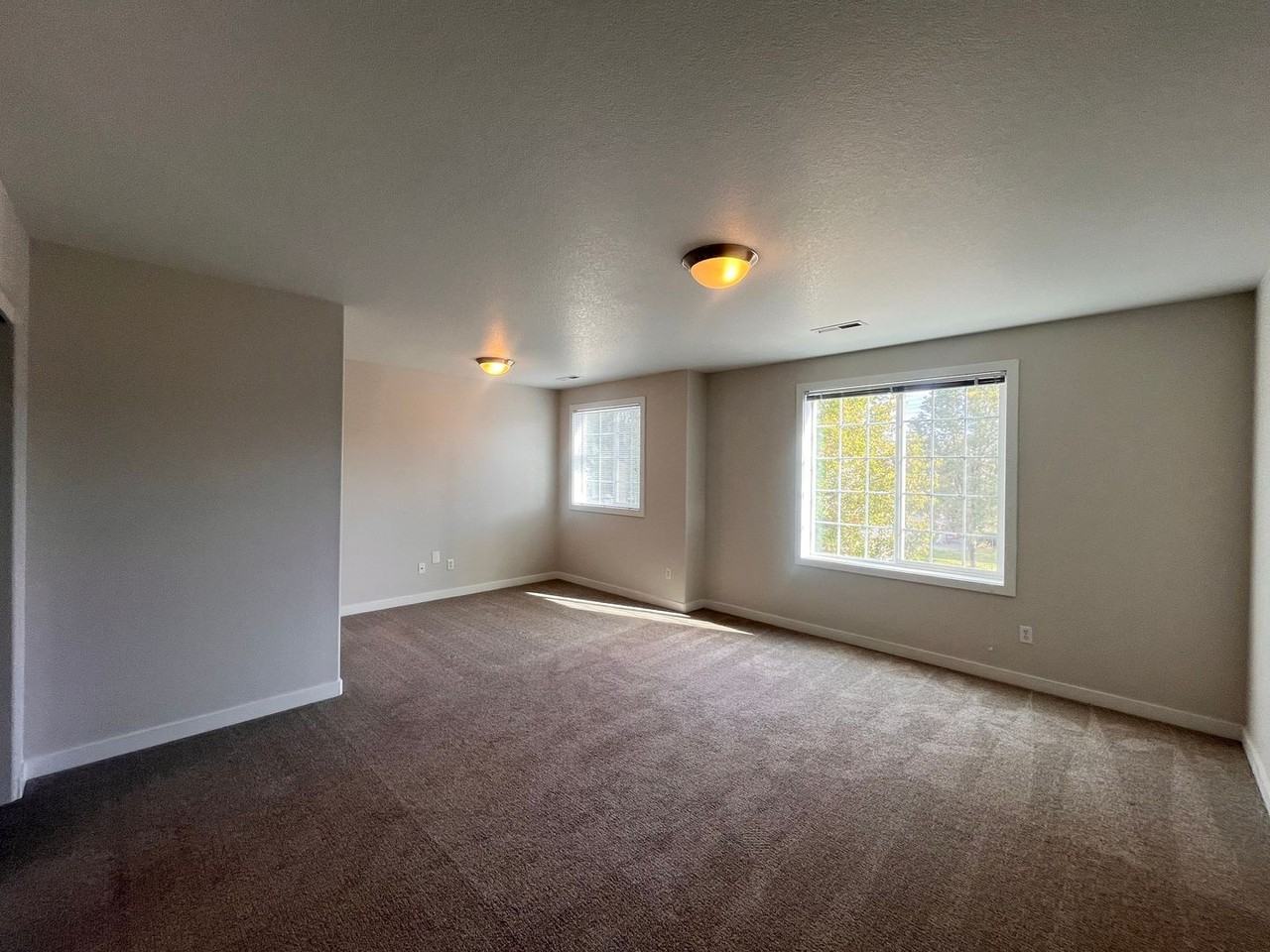 4008 Ne 166th Ave - Photo 6 of 25